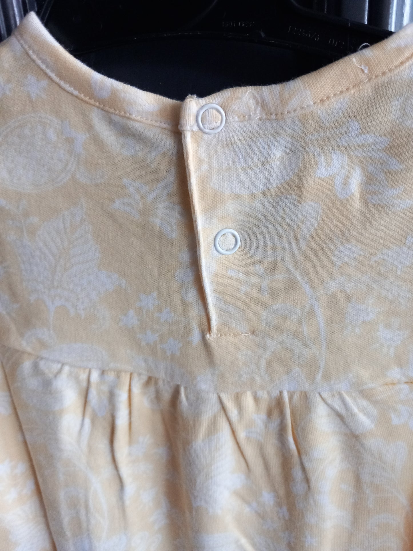 12 MTHS BABY YELLOW AND WHITE FLORAL BEACH DESIGNER SUIT