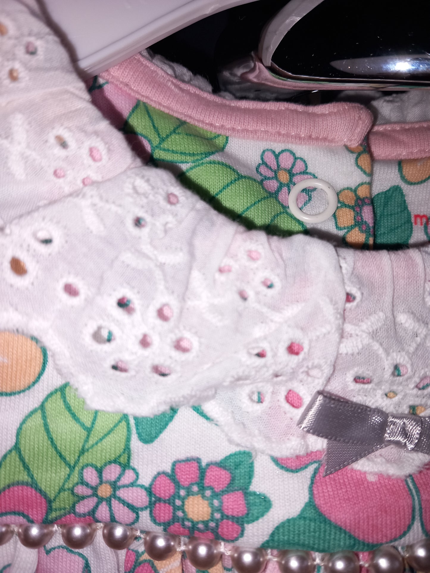 BABY WHITE TRIM NECKLINE FLORAL
