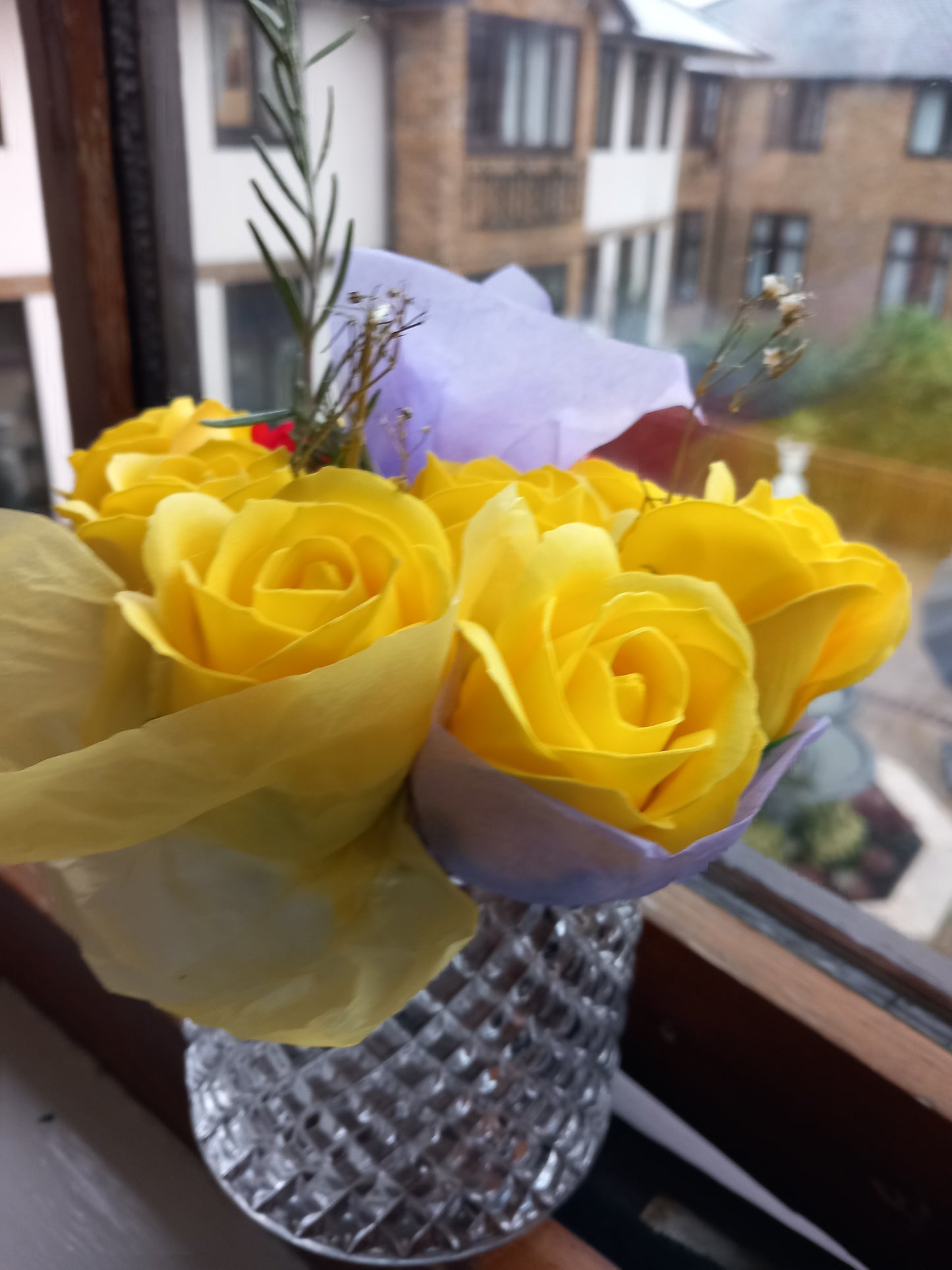 YELLOW RED FLOWER SOAP MIX IN GLASSWARE