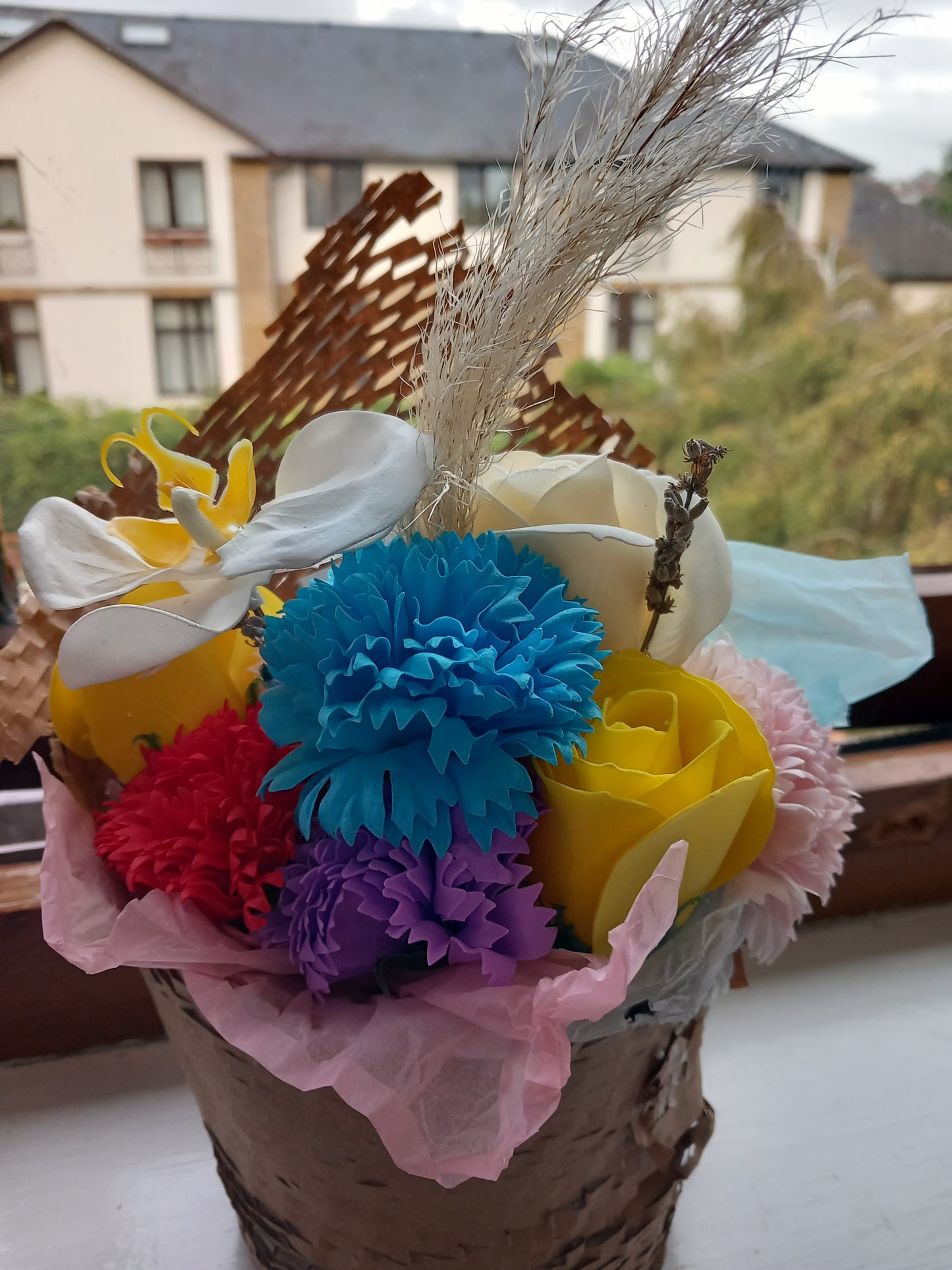 COLOUR CARNATIONS MULTI COLOUR FLOWER SOAP MIXED ROSES IN GLASSWARE