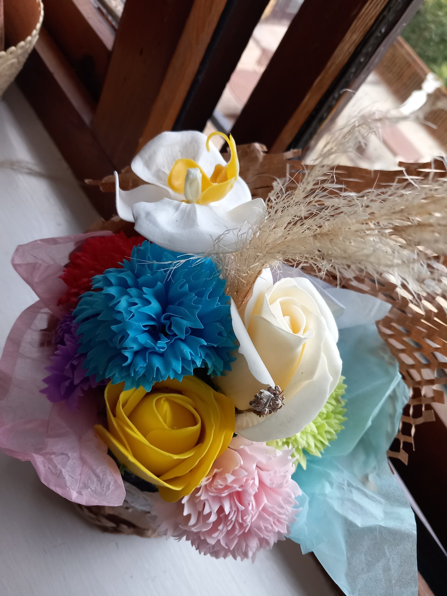 COLOUR CARNATIONS MULTI COLOUR FLOWER SOAP MIXED ROSES IN GLASSWARE
