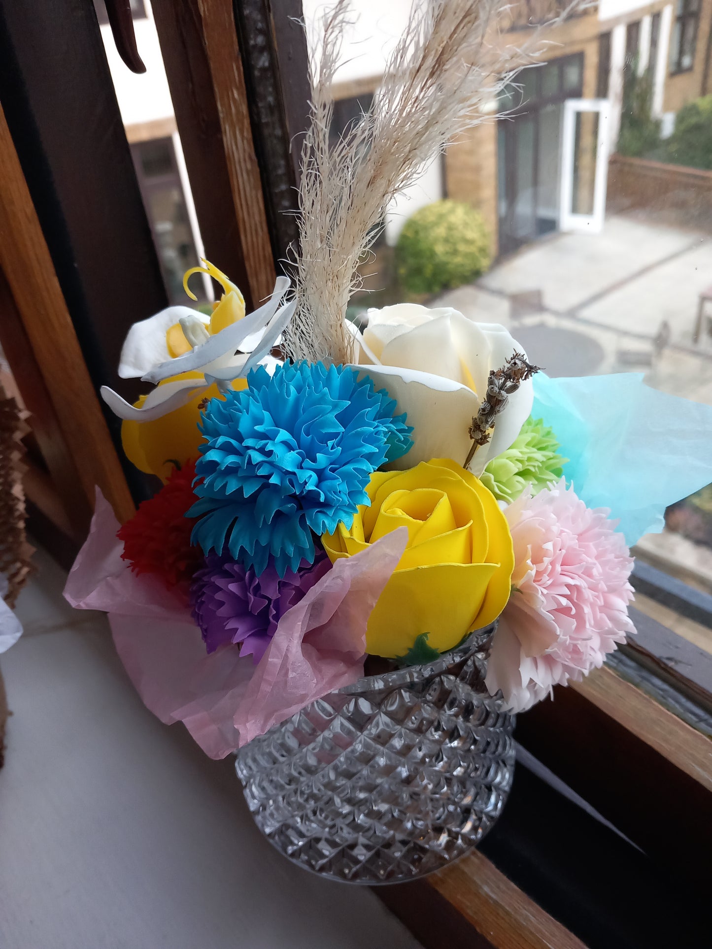 COLOUR CARNATIONS MULTI COLOUR FLOWER SOAP MIXED ROSES IN GLASSWARE
