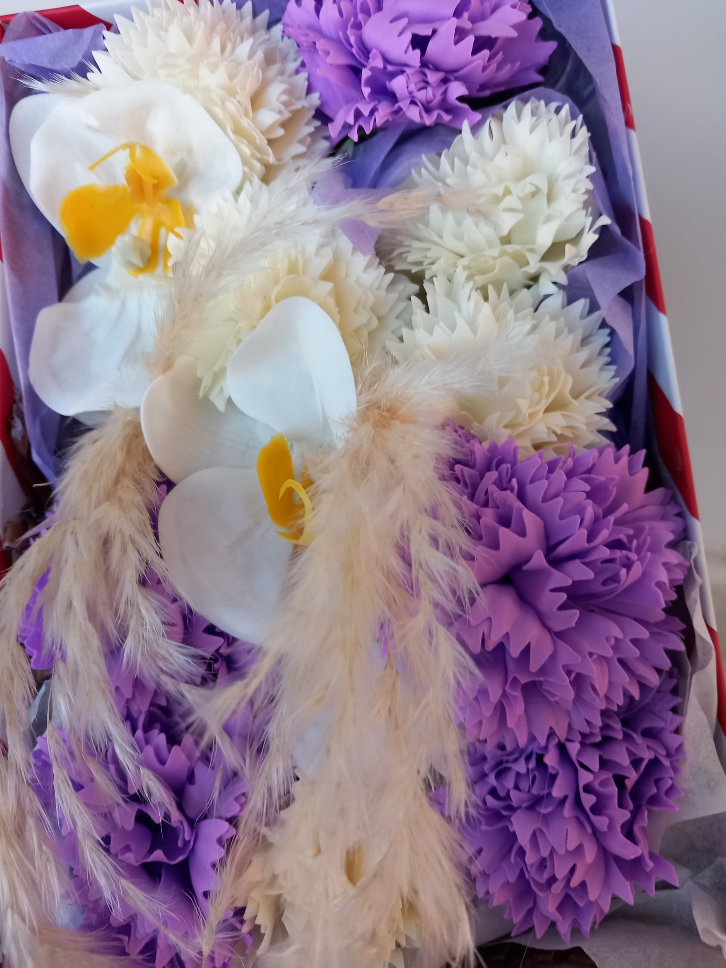 WHITE ORCHIDS WITH PURPLE/WHITE CARNATIONS FLOWER SOAP GIFTBOX