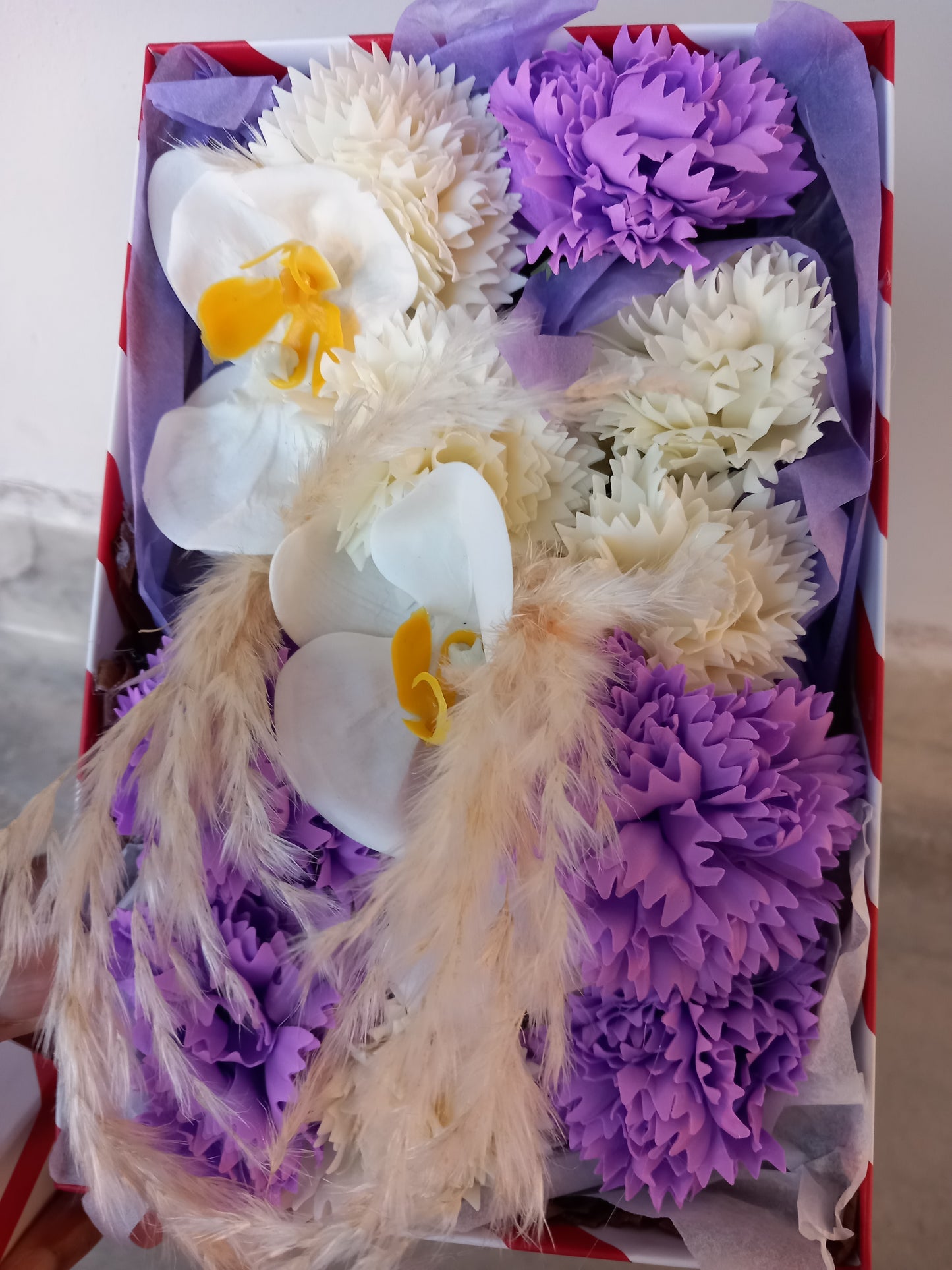 WHITE ORCHIDS WITH PURPLE/WHITE CARNATIONS FLOWER SOAP GIFTBOX