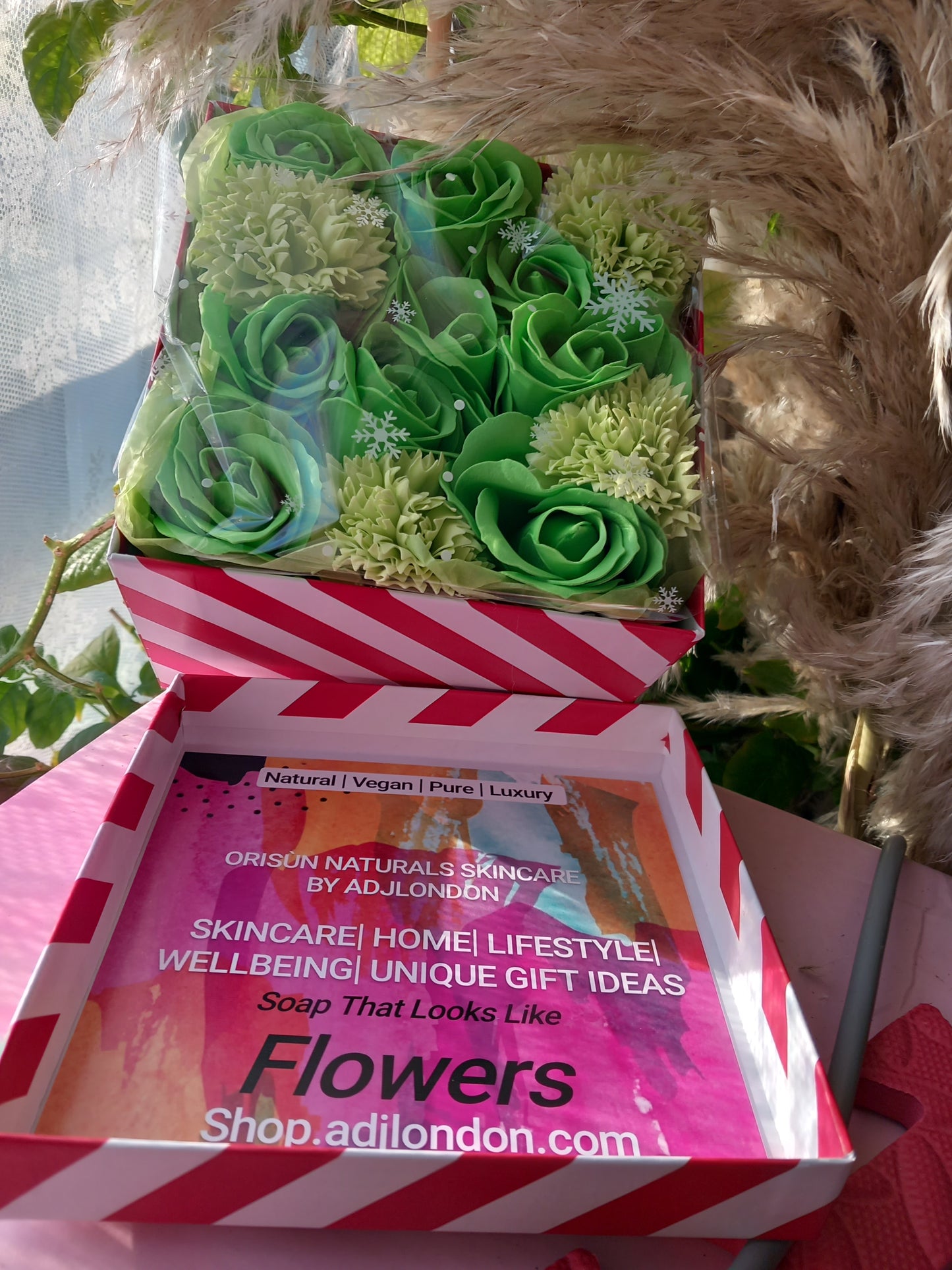 ALL SHADES GREEN ROSE HEADS CARNATIONS FLOWER SOAP IN CANDY CANE COLOUR DISPLAY BOX