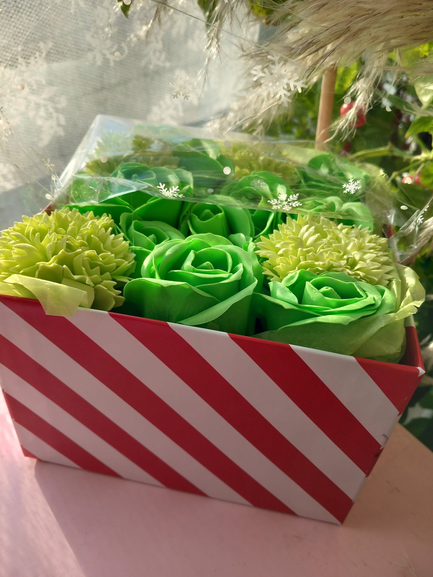 ALL SHADES GREEN ROSE HEADS CARNATIONS FLOWER SOAP IN CANDY CANE COLOUR DISPLAY BOX