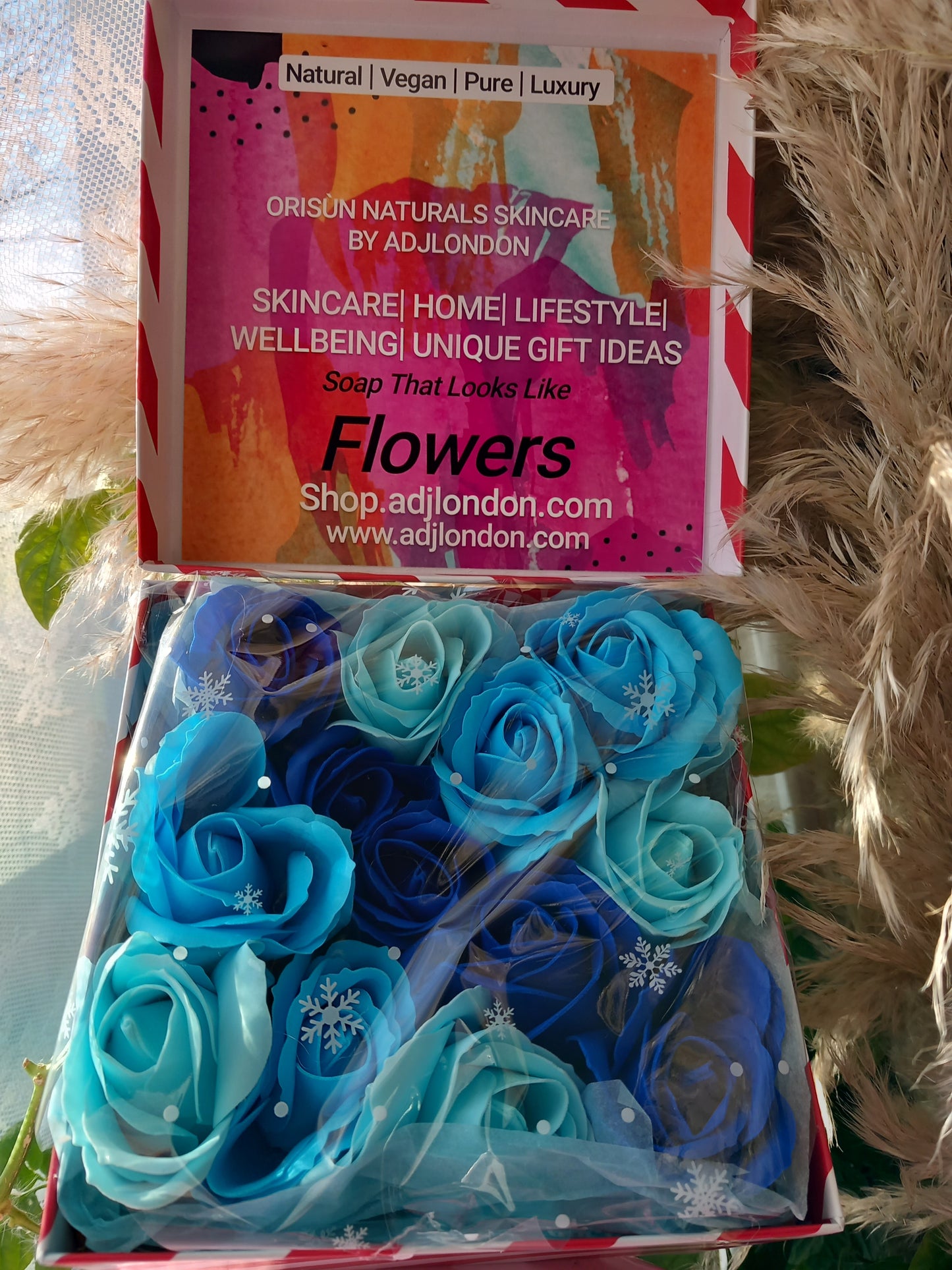ALL BLUE SHADES ROSE HEADS FLOWER SOAP IN CANDY CANE COLOUR DISPLAY BOX