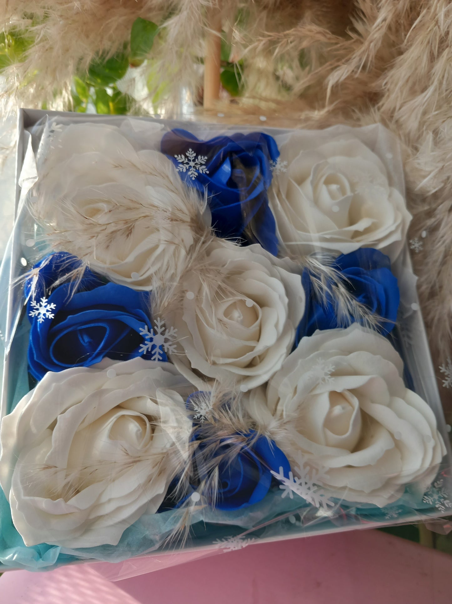 9 LARGE NAVY BLUE CREAM ROSE HEADS FLOWER SOAP IN WHITE DISPLAY BOX