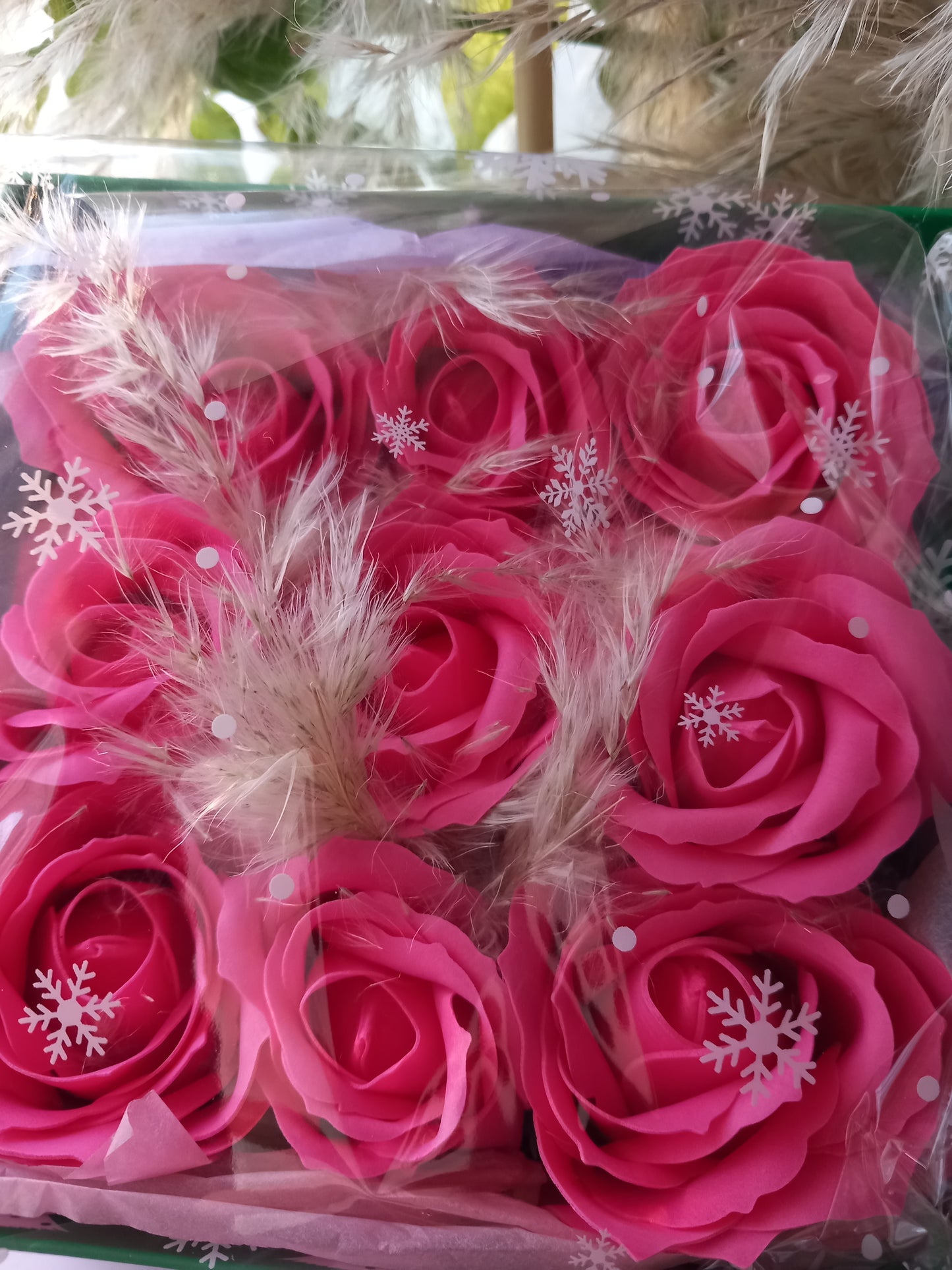 9 LARGE PINK ROSE HEADS FLOWER SOAP IN GREEN DISPLAY BOX