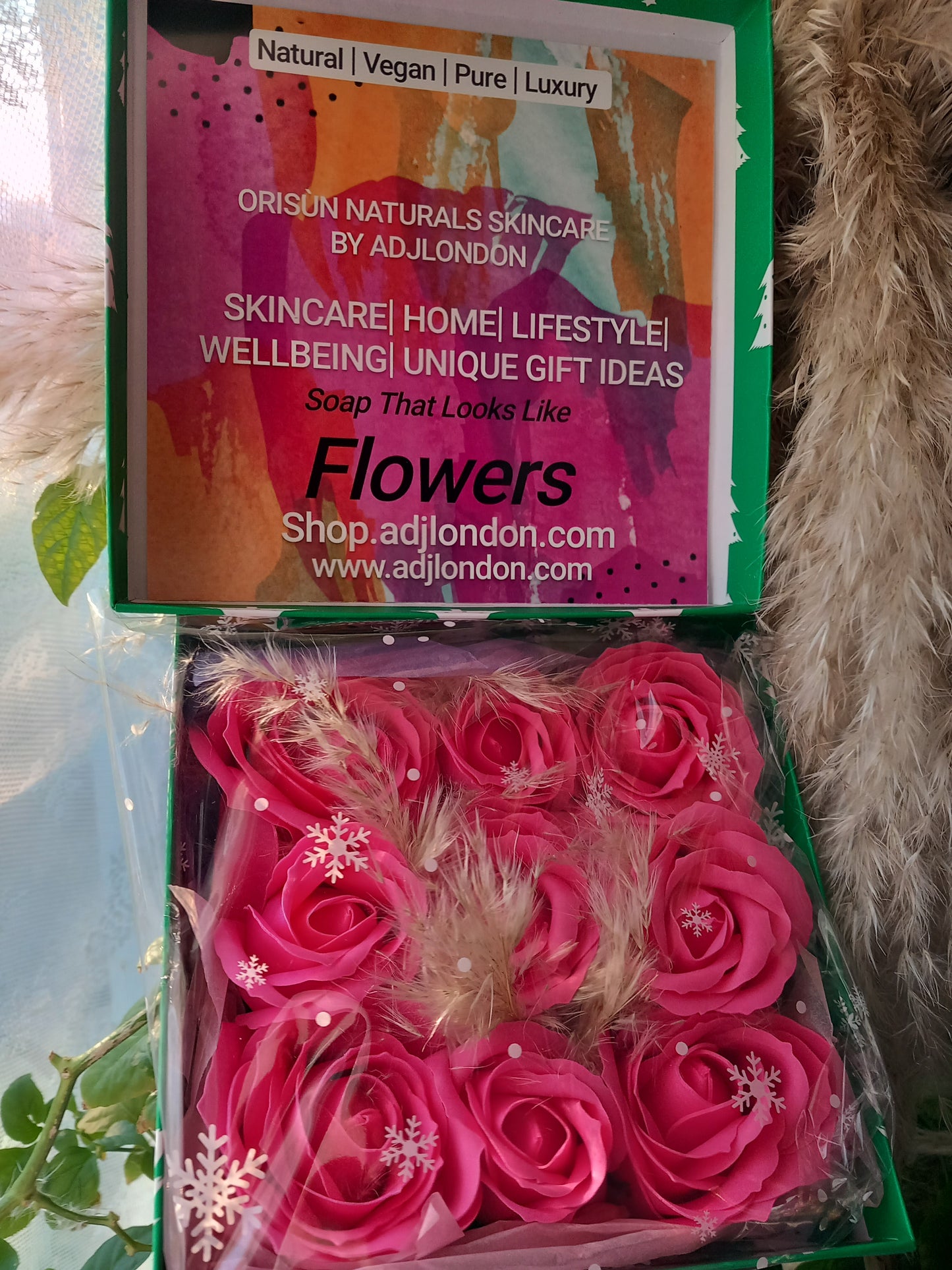 9 LARGE PINK ROSE HEADS FLOWER SOAP IN GREEN DISPLAY BOX
