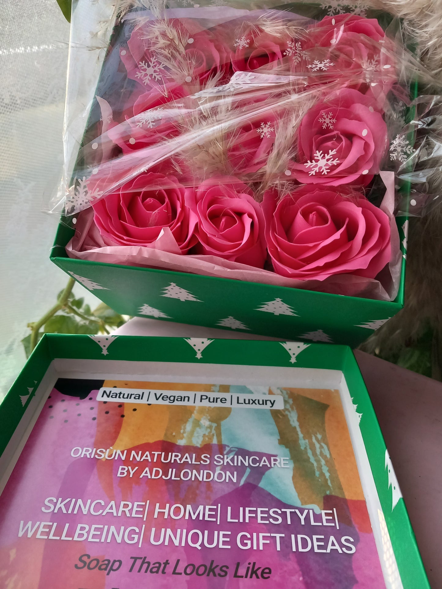 9 LARGE PINK ROSE HEADS FLOWER SOAP IN GREEN DISPLAY BOX