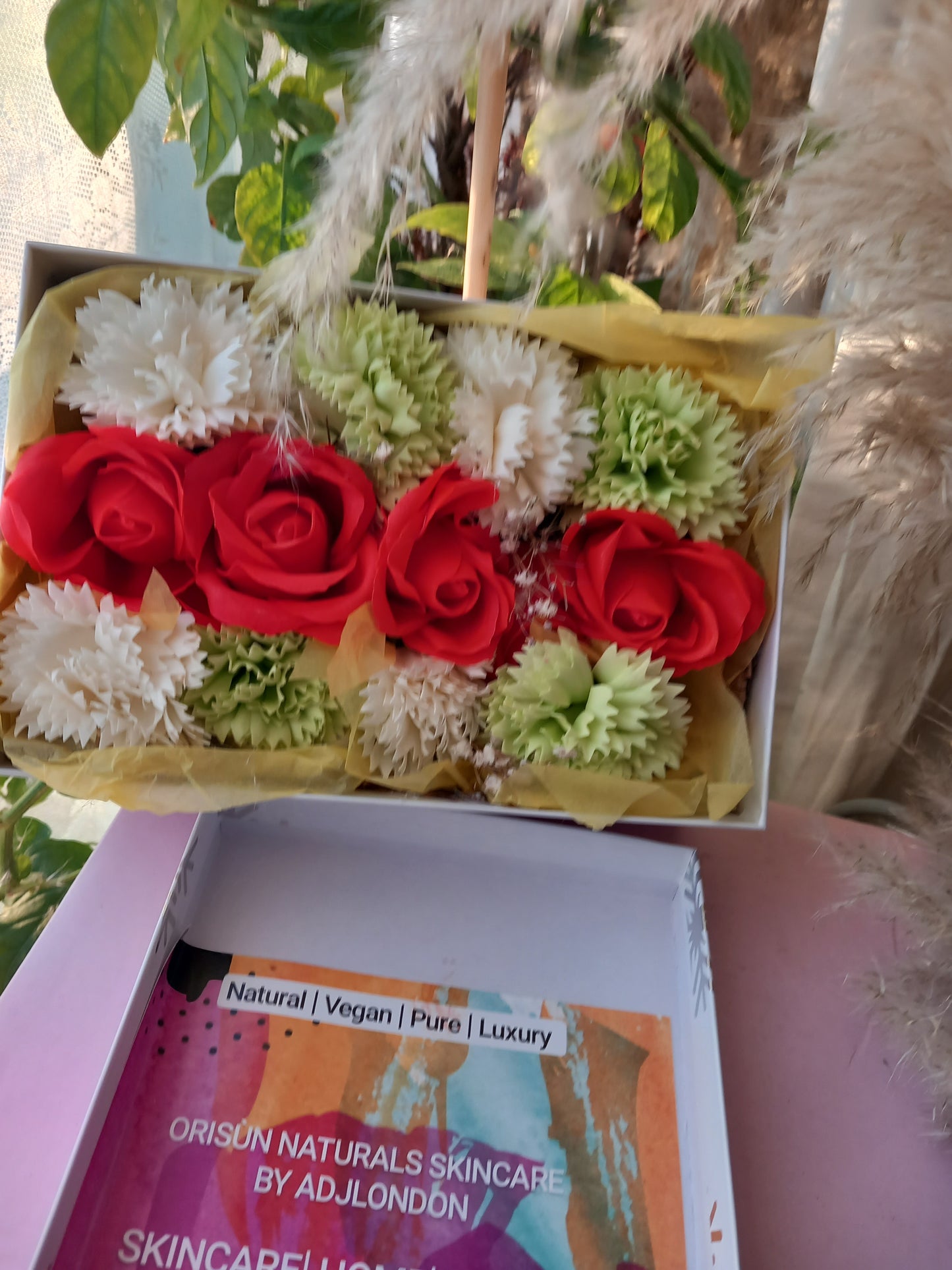 SUNSET ORANGE ROSE HEADS 8 CARNATION FLOWER SOAP IN WHITE DISPLAY BOX