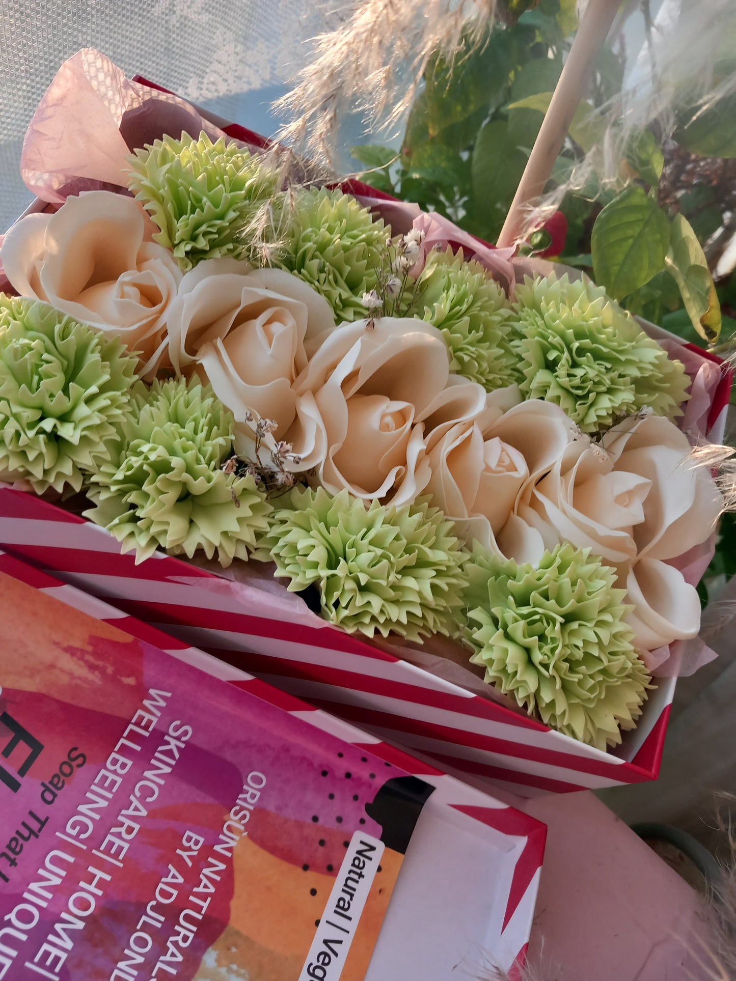 CREAM ROSE HEADS CARNATION FLOWER SOAP IN WHITE DISPLAY BOX
