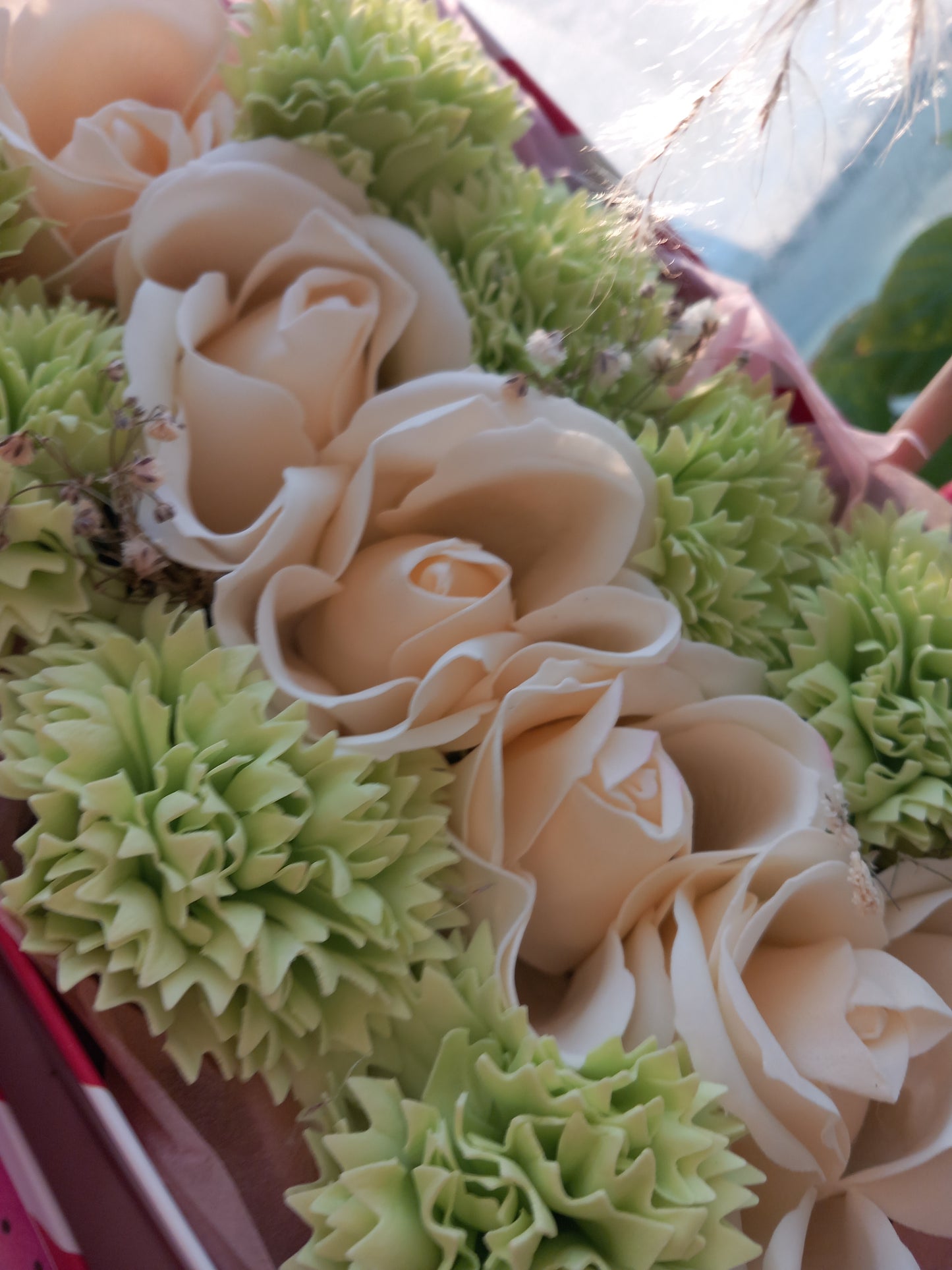 CREAM ROSE HEADS CARNATION FLOWER SOAP IN WHITE DISPLAY BOX