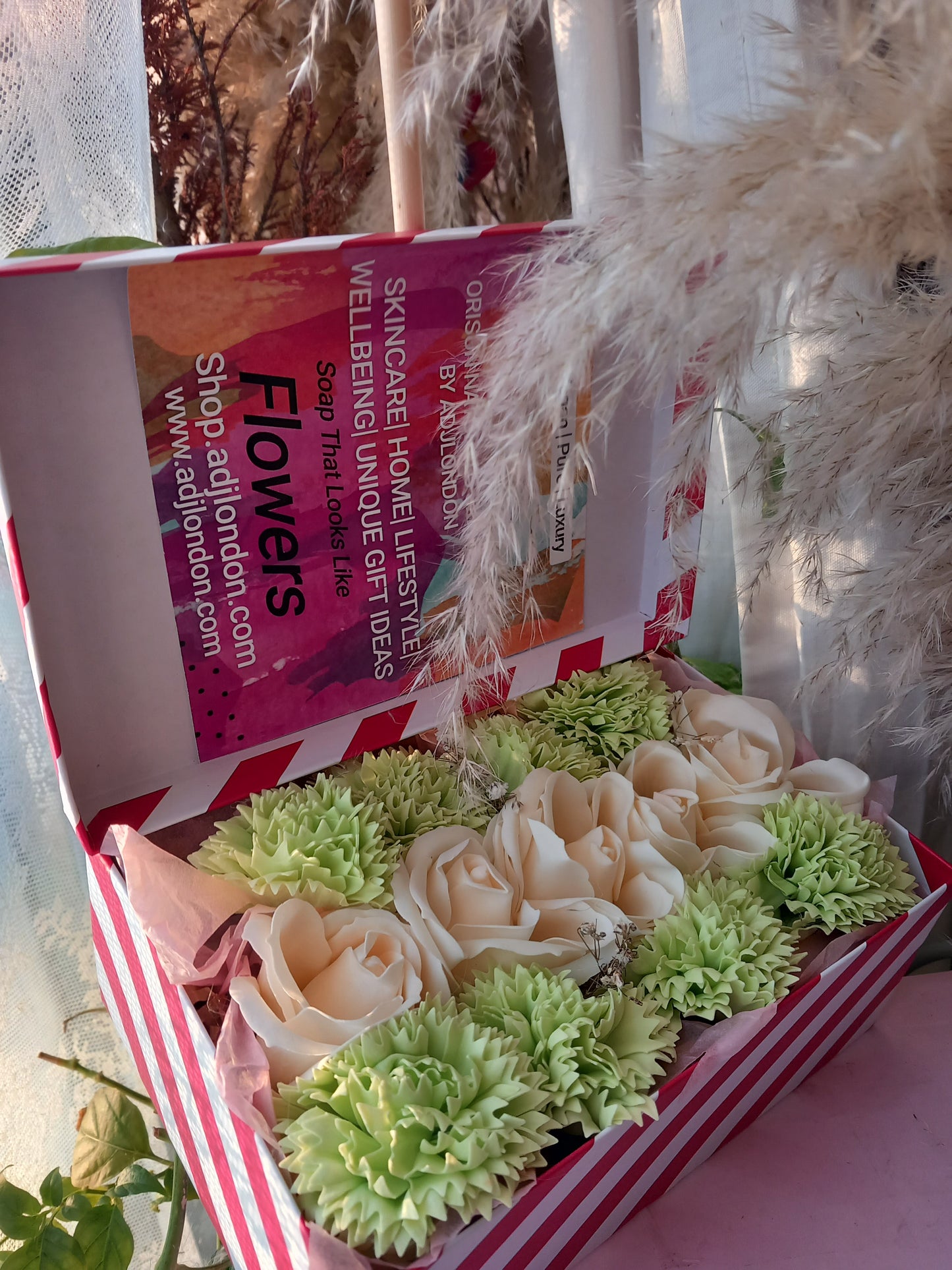 CREAM ROSE HEADS CARNATION FLOWER SOAP IN WHITE DISPLAY BOX