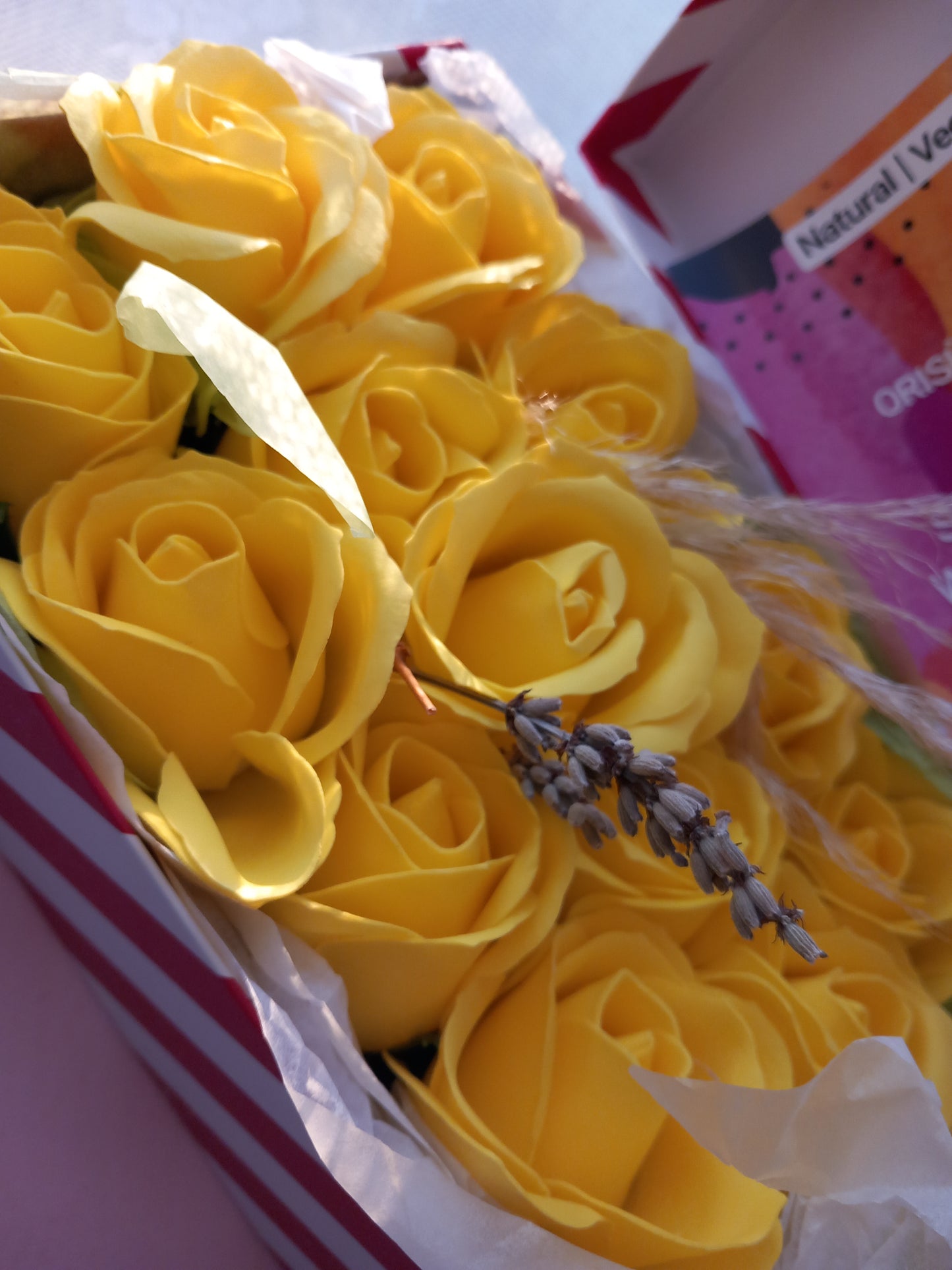 MELLOW YELLOW ROSE HEADS FLOWER SOAP IN CANDY CANE DISPLAY BOX