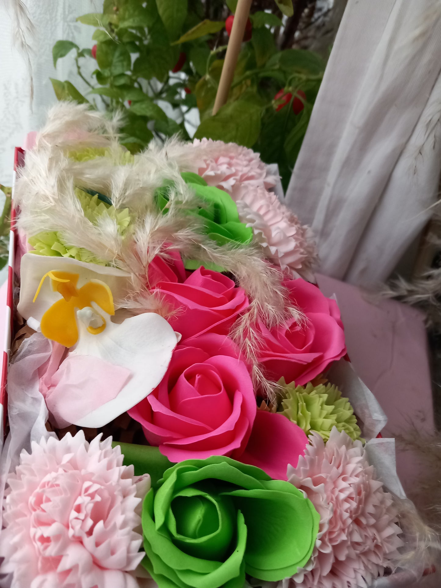ORCHID MIX FLOWER SOAP IN CANDY CANE DISPLAY BOX