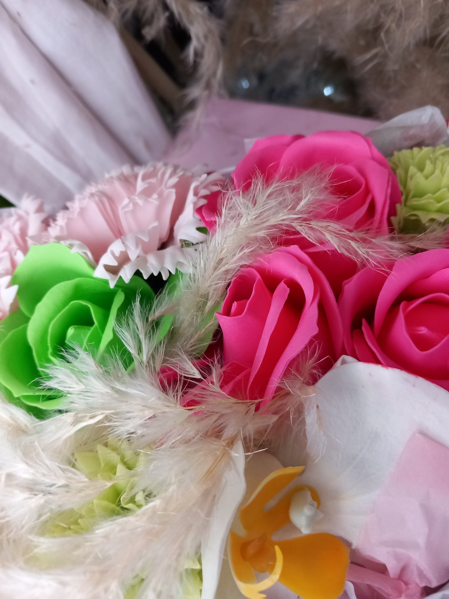 ORCHID MIX FLOWER SOAP IN CANDY CANE DISPLAY BOX