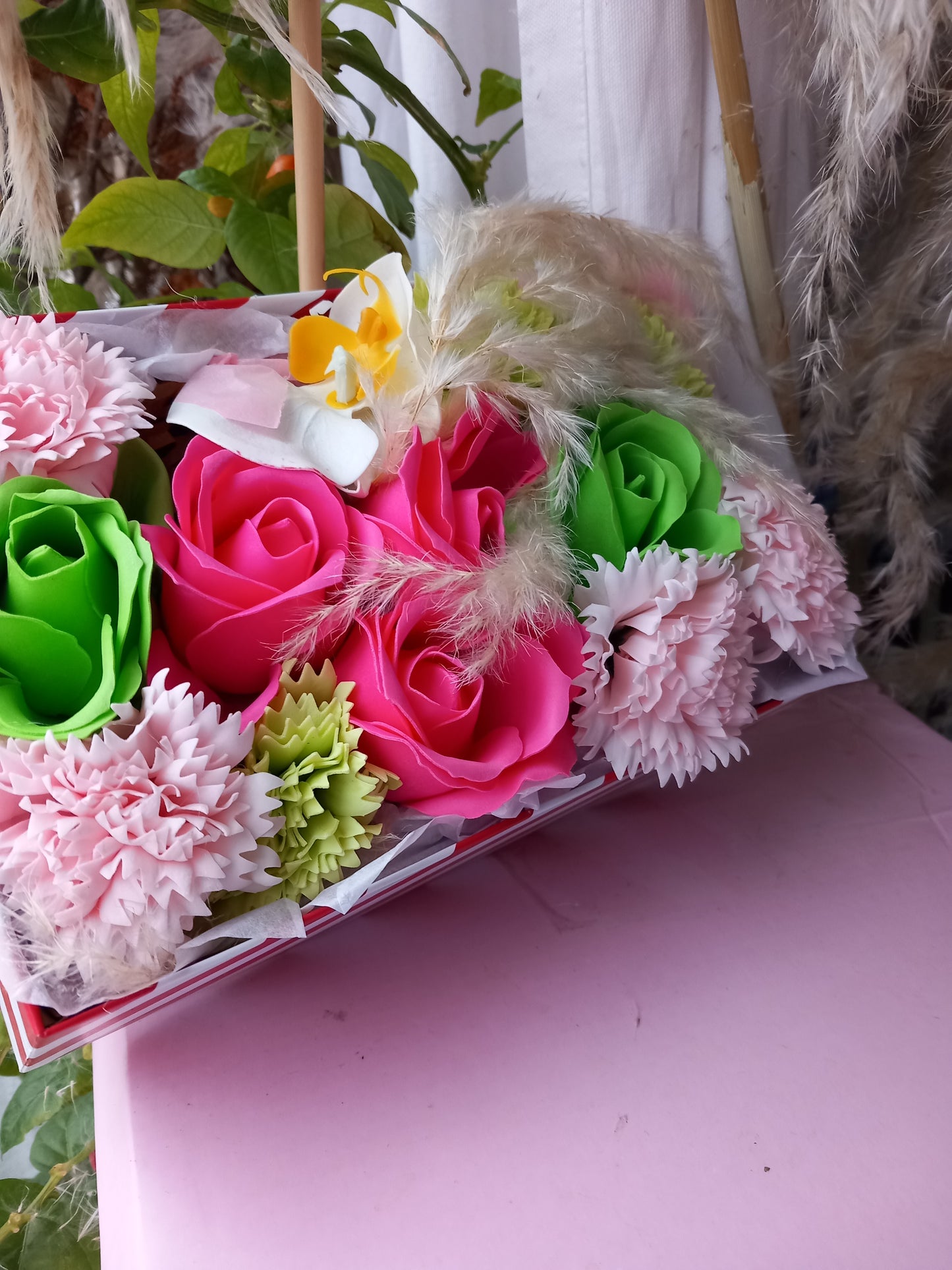 ORCHID MIX FLOWER SOAP IN CANDY CANE DISPLAY BOX