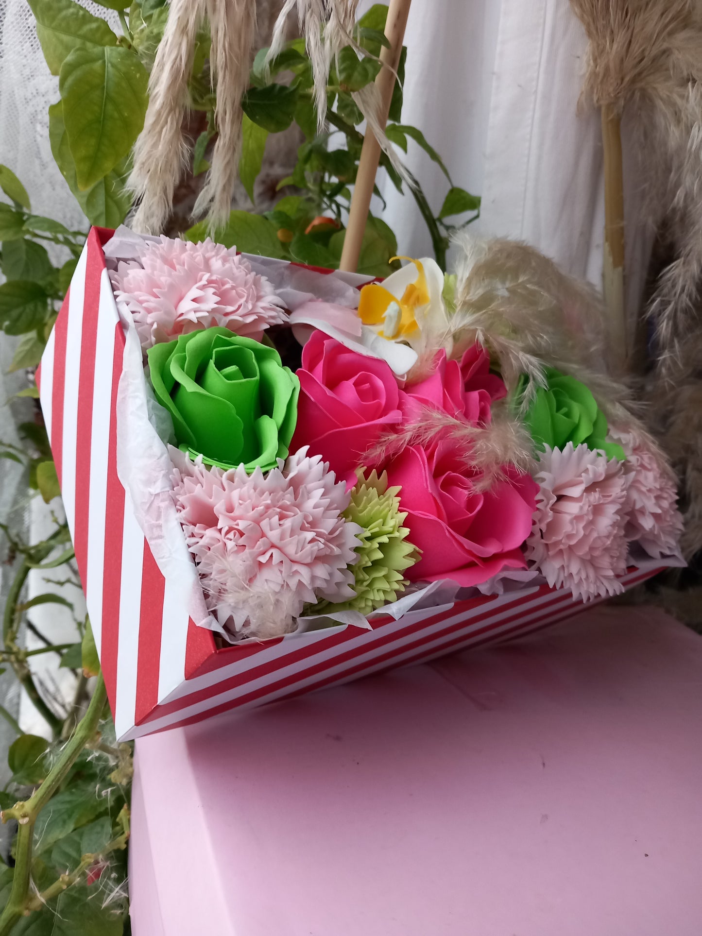 ORCHID MIX FLOWER SOAP IN CANDY CANE DISPLAY BOX