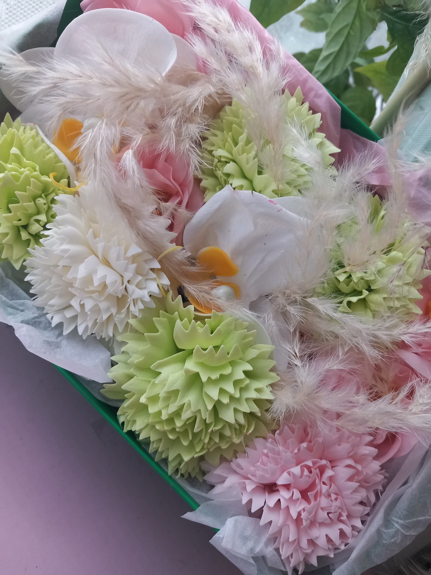 GREEN PINK CAMELIA SHADE MIX ORCHID FLOWER SOAP IN GREEN DISPLAY BOX