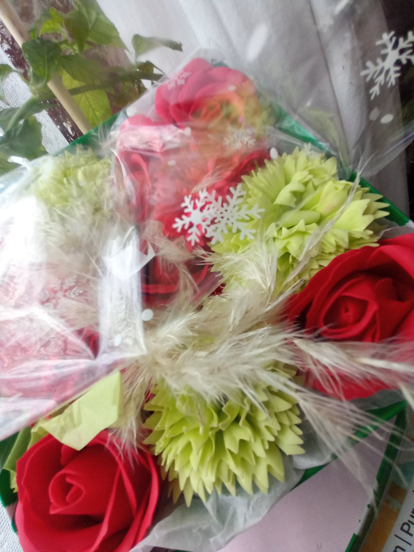 RED ON GREEN FLOWER SOAP IN CANDY CANE DISPLAY BOX