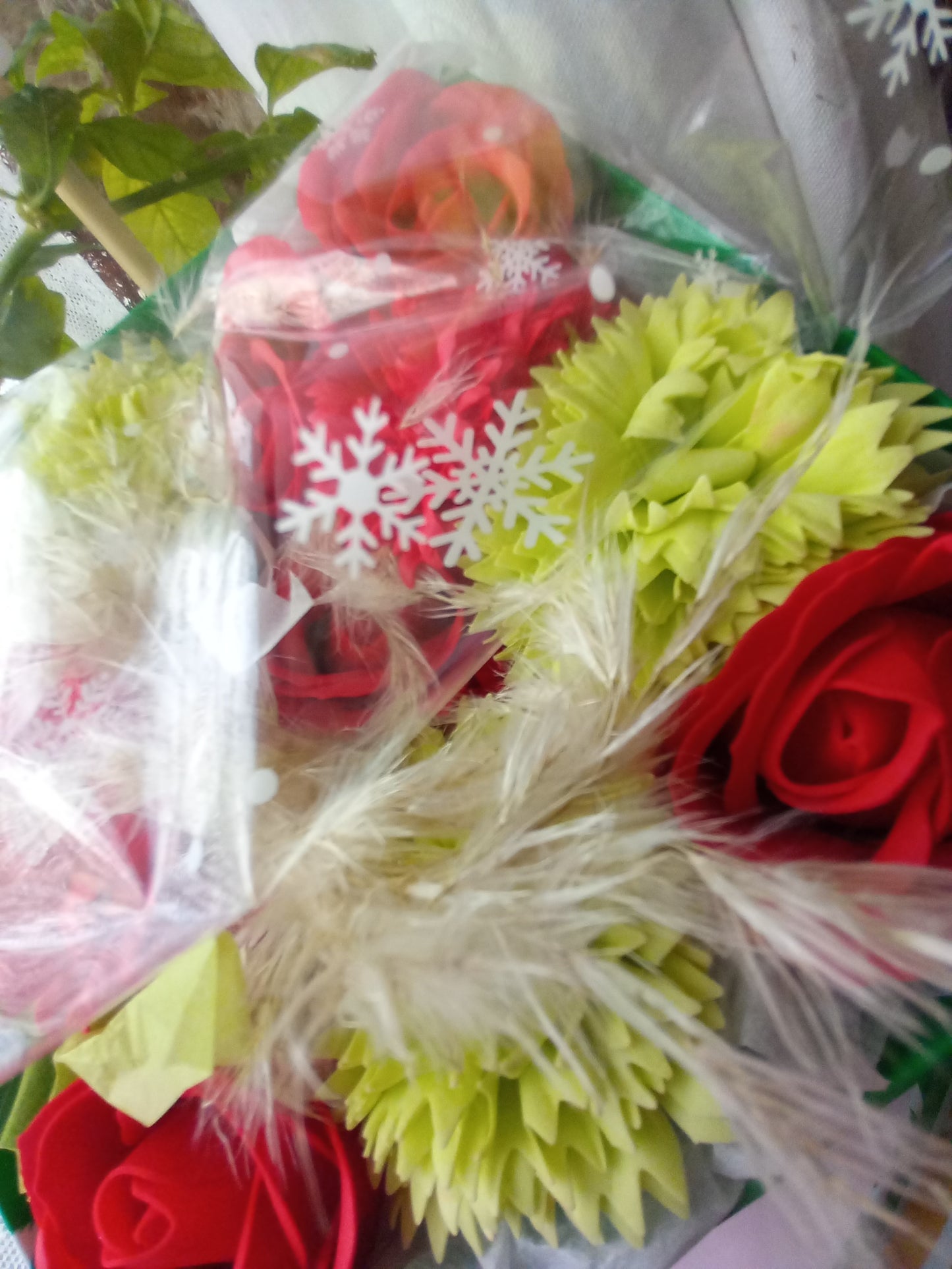 RED ON GREEN FLOWER SOAP IN CANDY CANE DISPLAY BOX