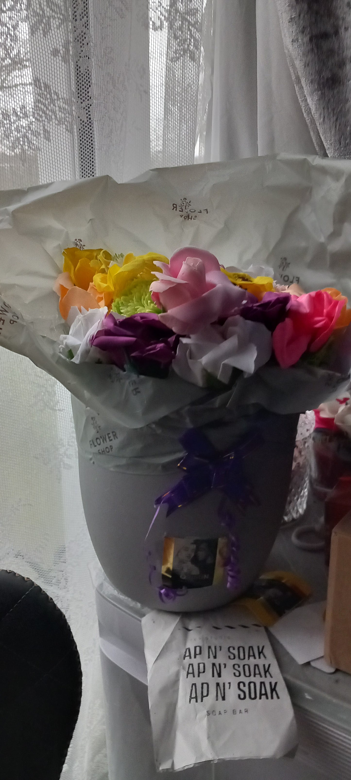 CLASS ACT CERAMIC CLAY POT FLOWER SOAP BOUQUET ARRANGEMENT