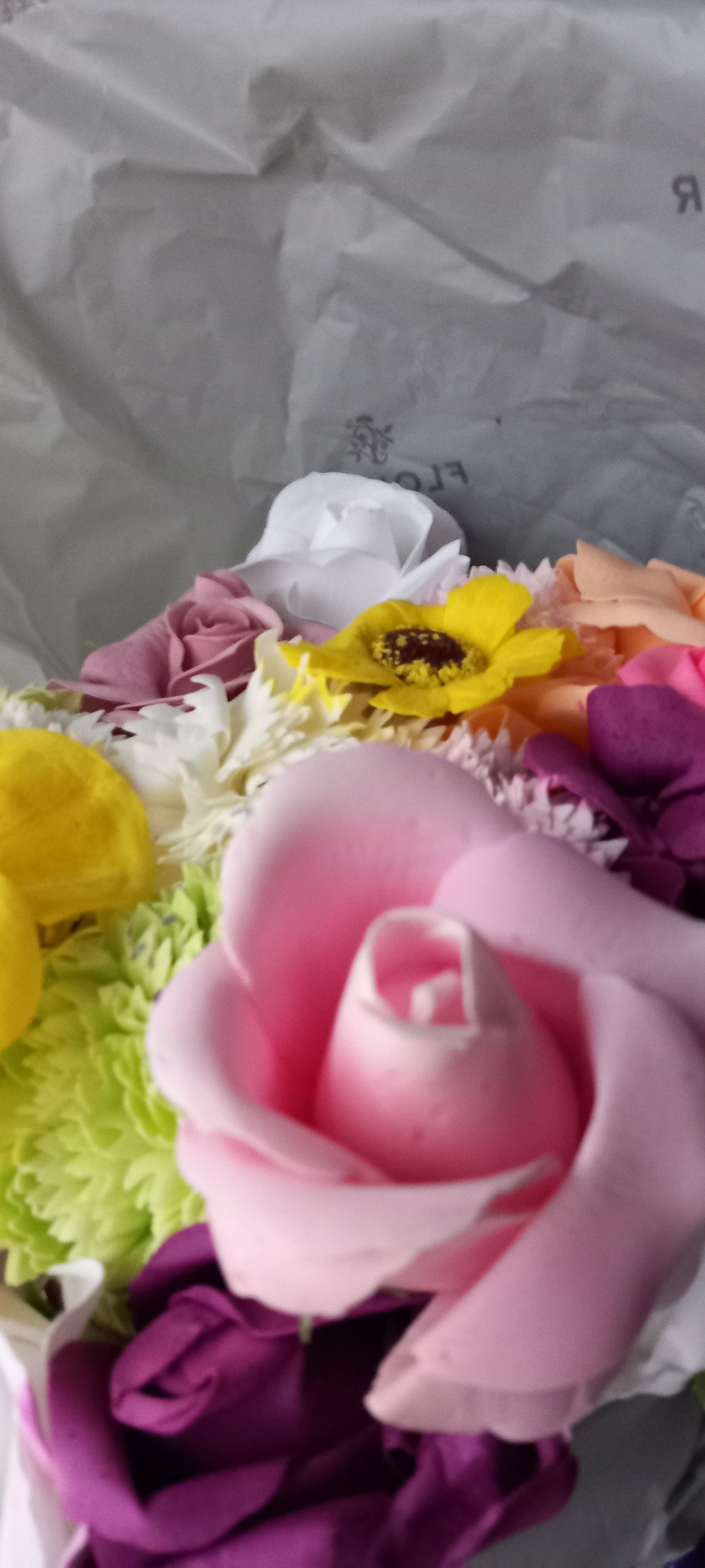 CLASS ACT CERAMIC CLAY POT FLOWER SOAP BOUQUET ARRANGEMENT