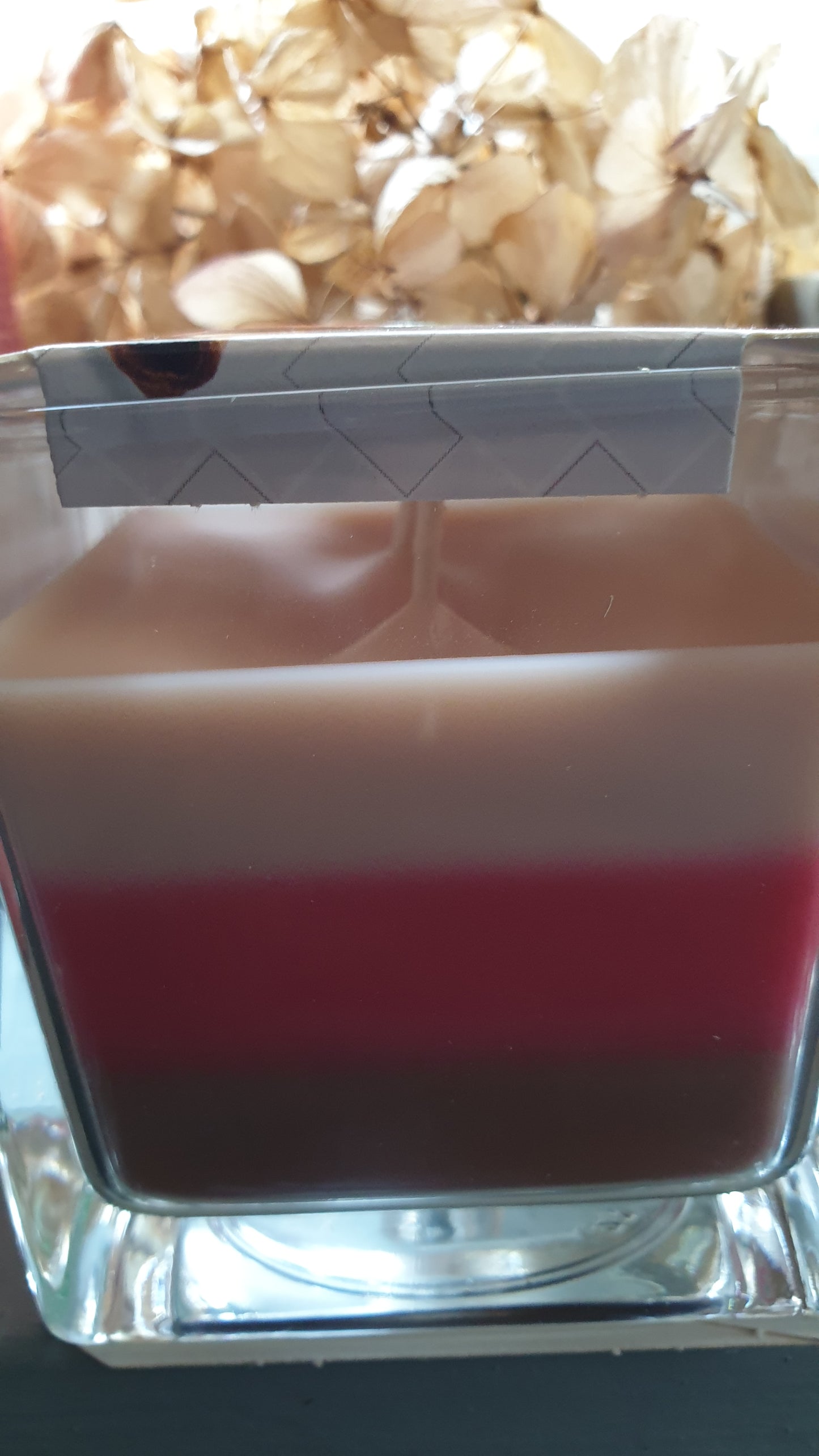 AURA APPLE AND CINNAMON SCENTED CANDLE