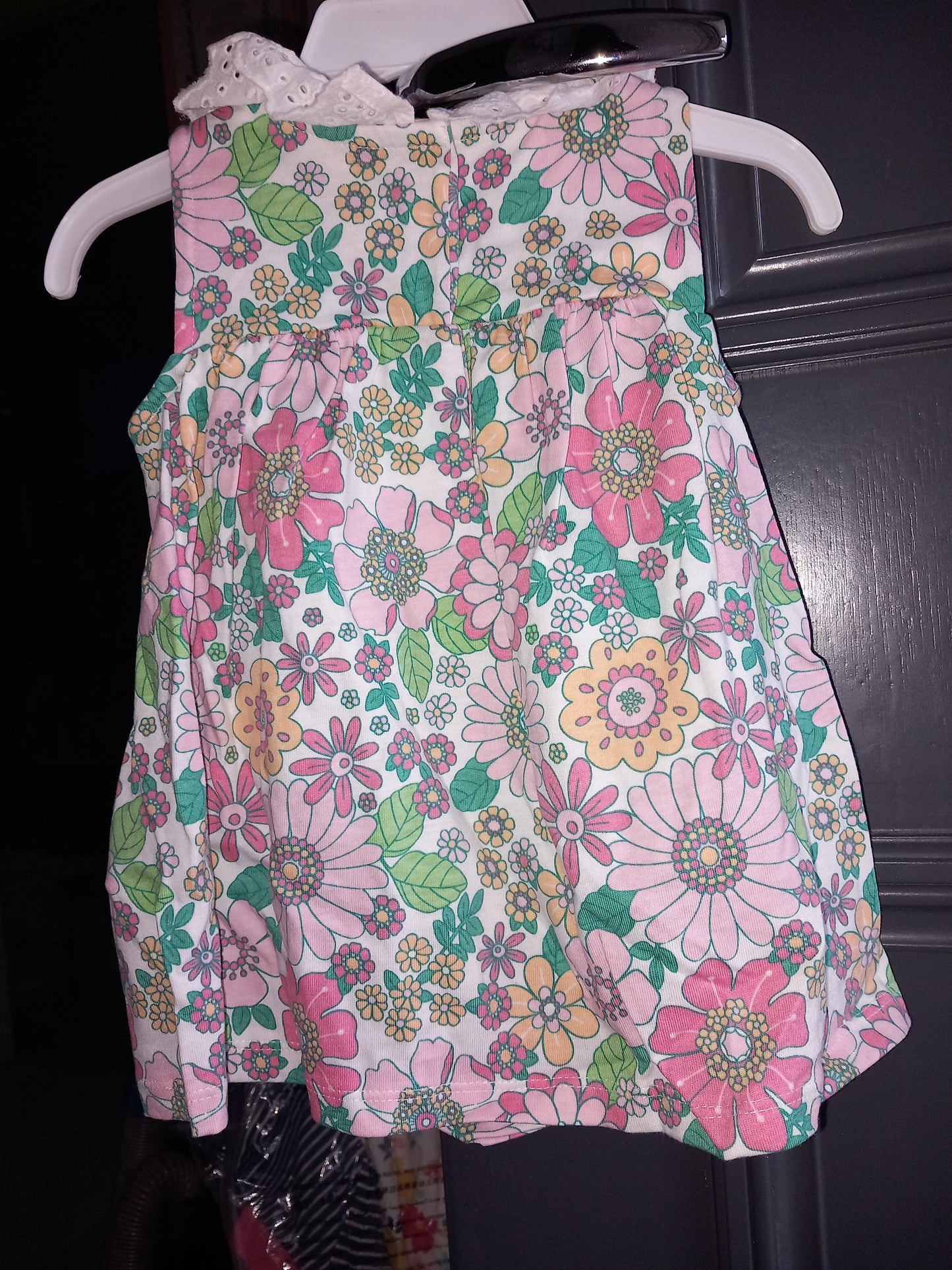 BABY WHITE TRIM NECKLINE FLORAL