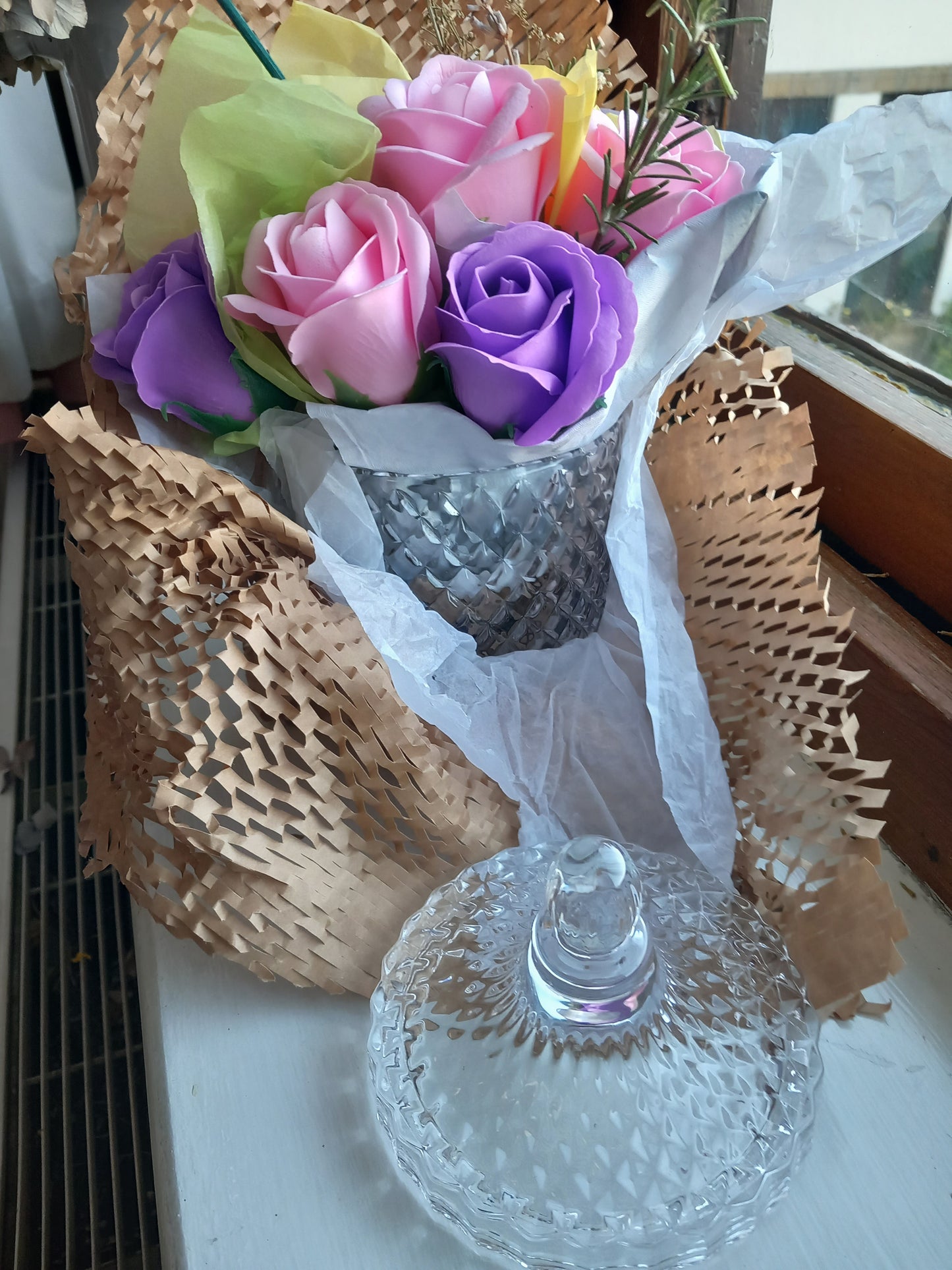 SOAP ROSE HEADS IN GLASSWARE