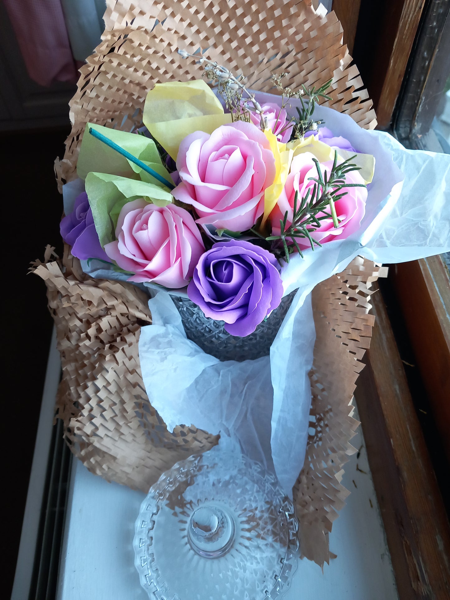 SOAP ROSE HEADS IN GLASSWARE