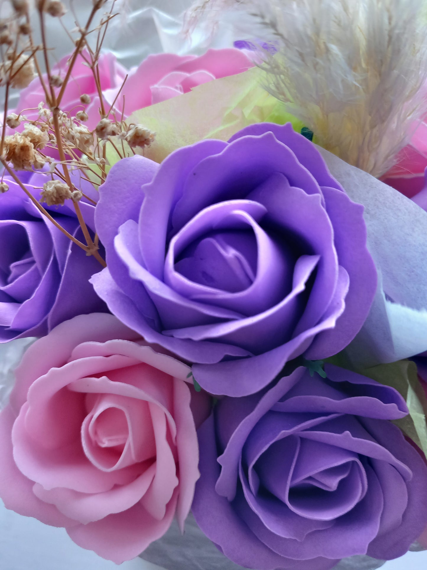 PURPLE AND PINK SOAP ROSES IN PINK JUTE BAG