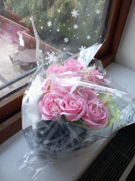 BLACK JUTE BAG PINK SOAP ROSES