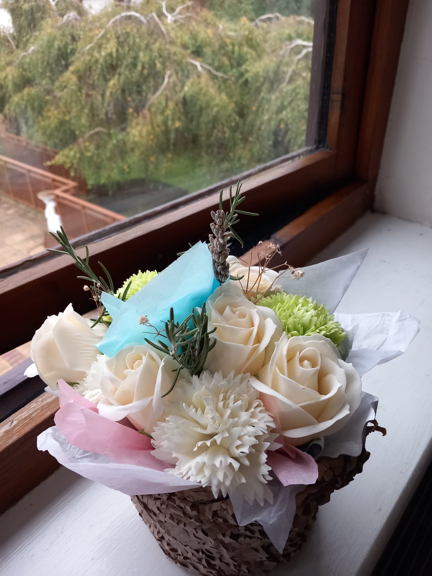 CREAM GREEN FLOWER SOAP IN GLASSWARE
