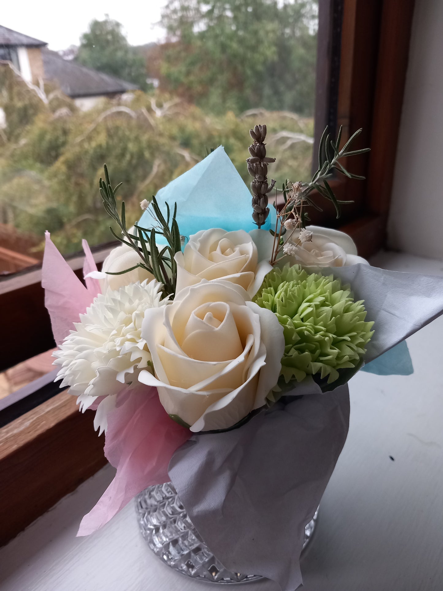 CREAM GREEN FLOWER SOAP IN GLASSWARE