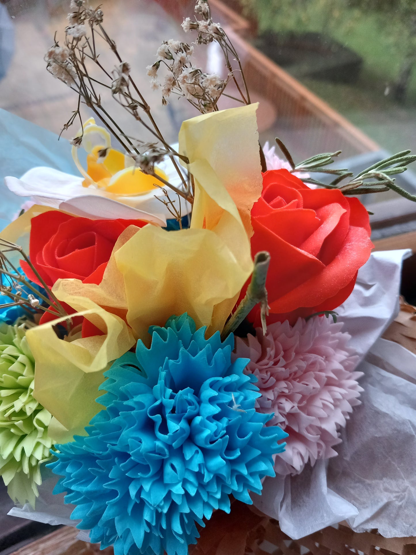 FLOWER SOAP SUNSET ORANGE MULTI IN GLASSWARE