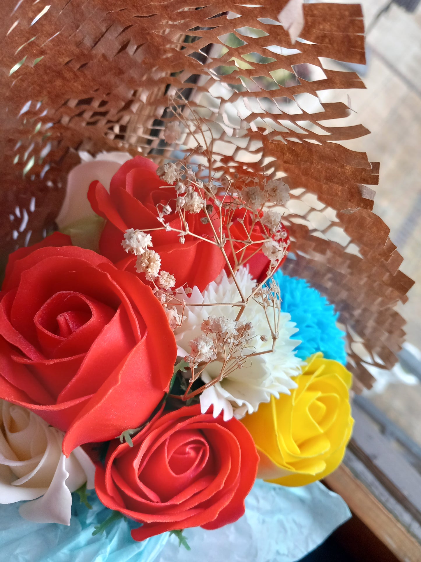 FLOWER SOAP SUNSET ORANGE  YELLOW ROSE BLUE CARNATION MIX IN GLASSWARE