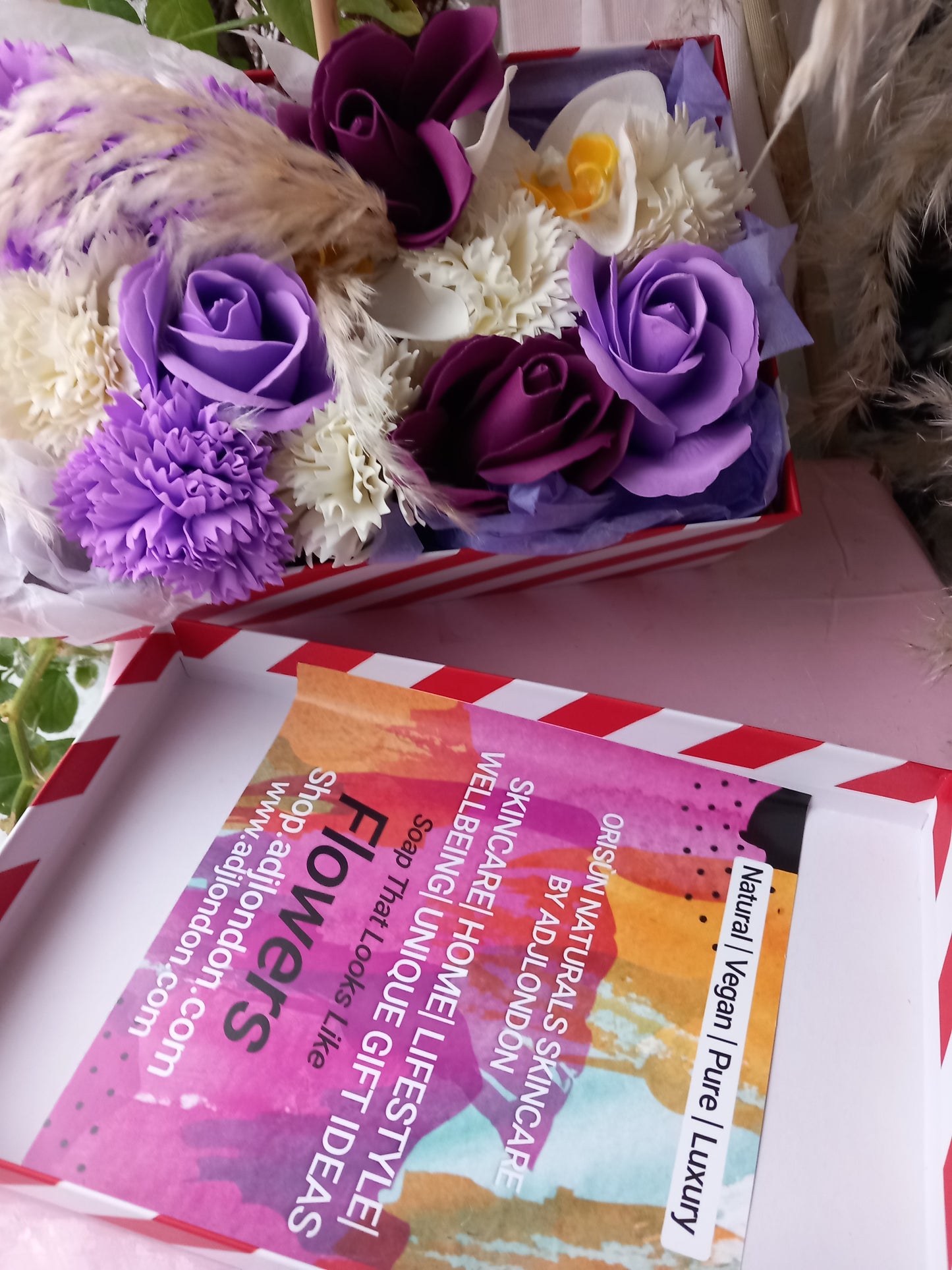 PURPLE MIX WHITE FLOWER SOAP IN CANDY CANE DISPLAY BOX