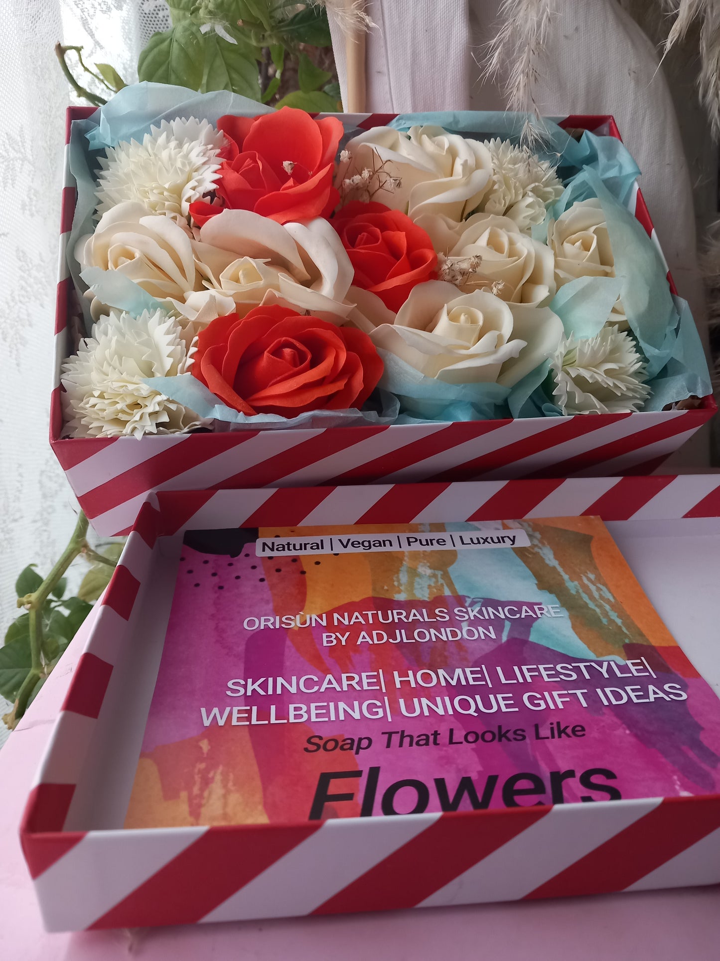 SUNSET ORANGE CREAM MIX WHITE FLOWER SOAP IN CANDY CANE DISPLAY BOX