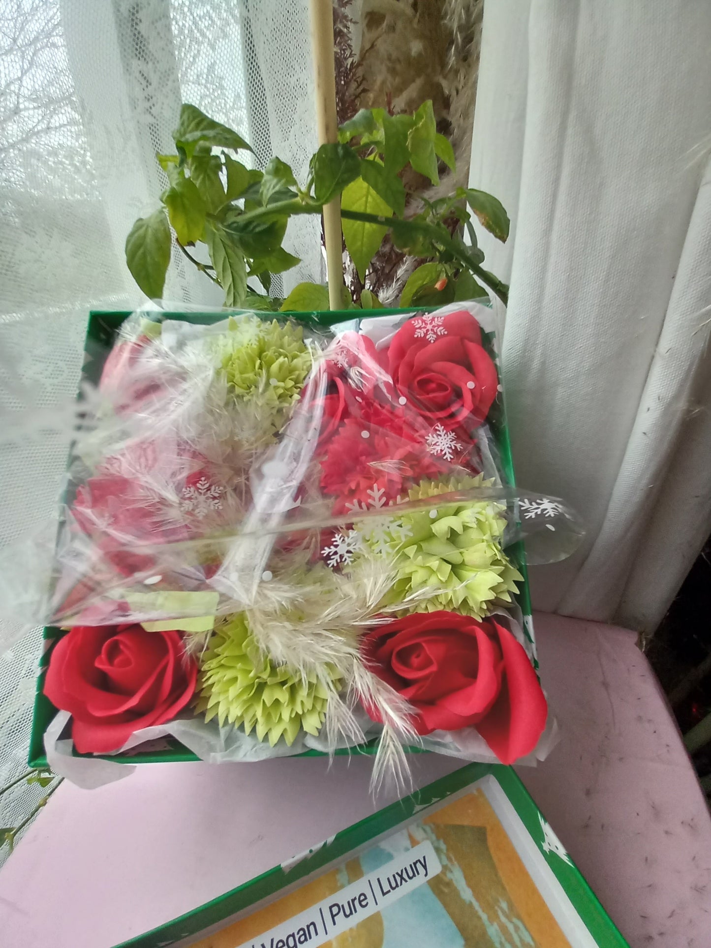 RED ON GREEN FLOWER SOAP IN CANDY CANE DISPLAY BOX