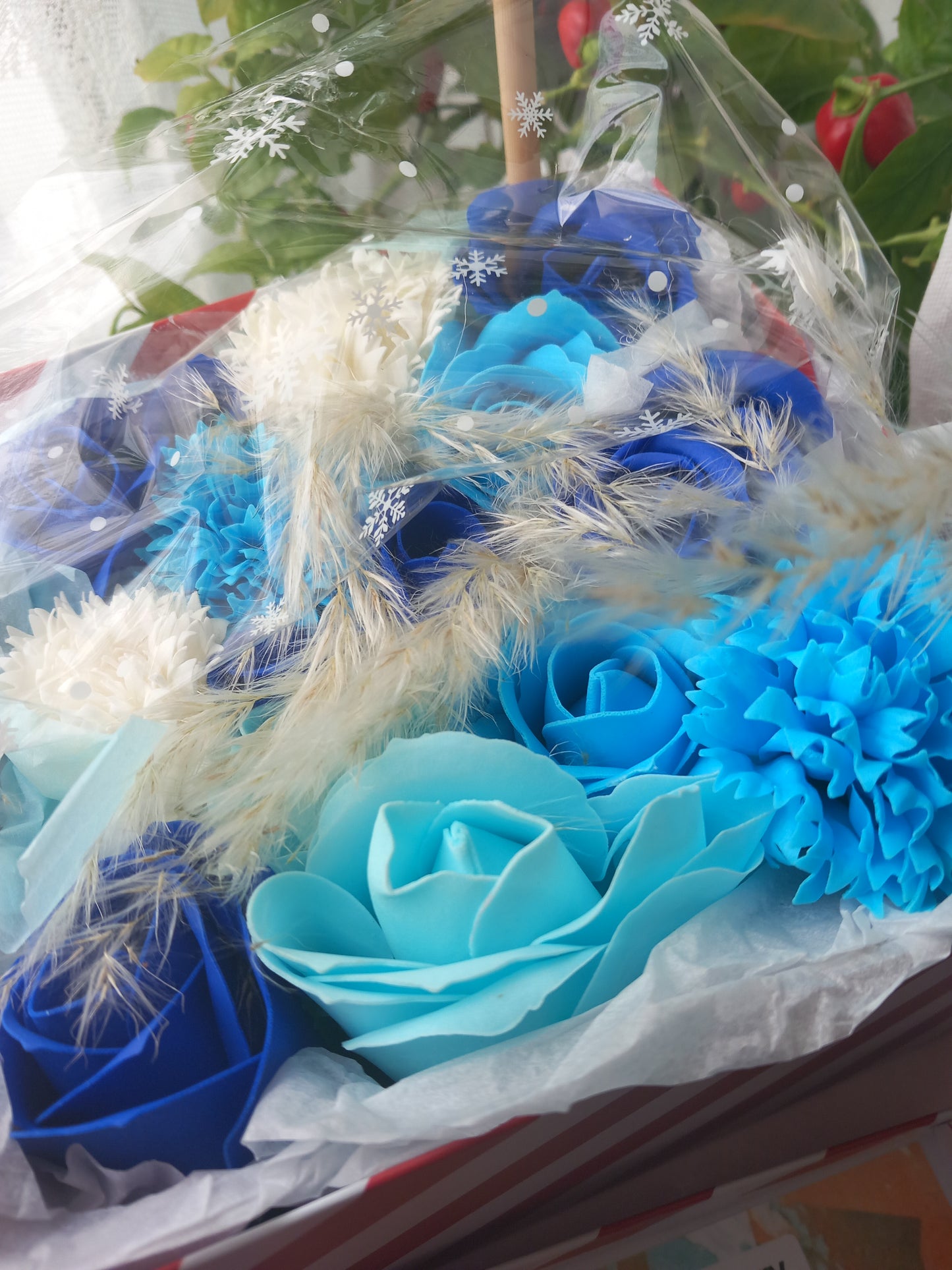 BLUE ON BLUE MIX WHITE FLOWER SOAP IN CANDY CANE DISPLAY BOX