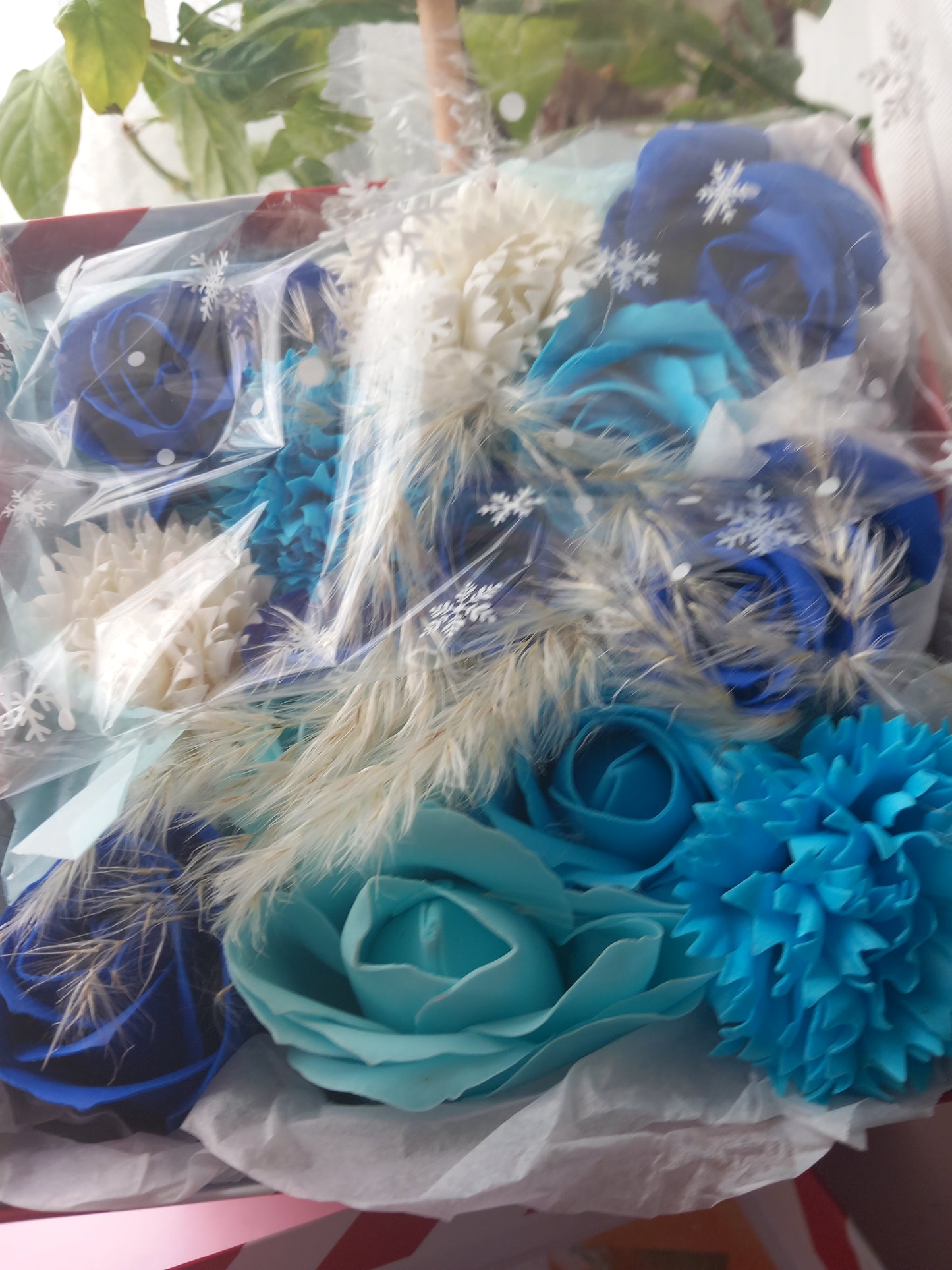 BLUE ON BLUE MIX WHITE FLOWER SOAP IN CANDY CANE DISPLAY BOX