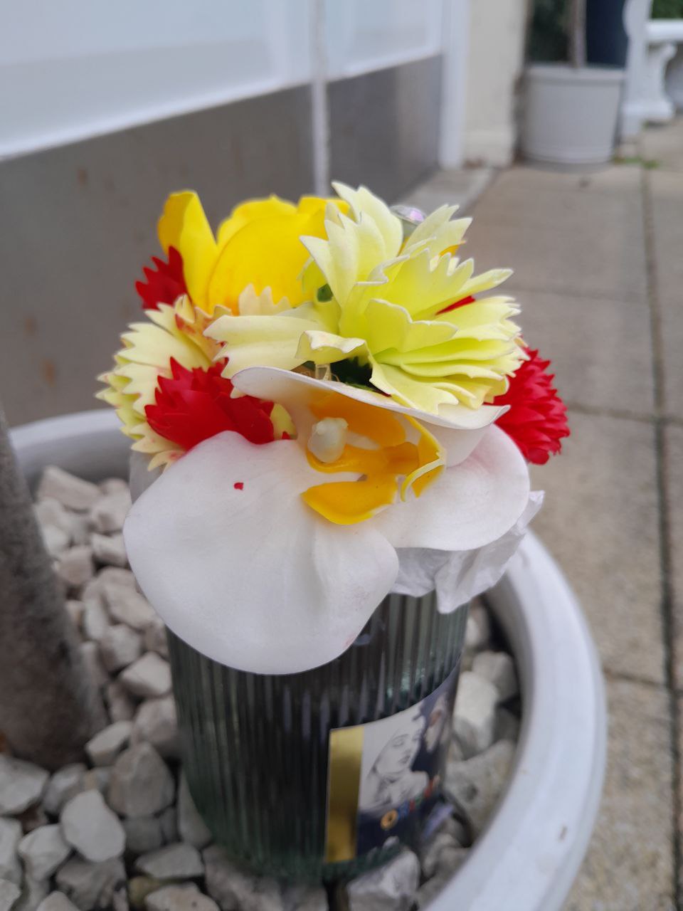SMALL GREEN GLASS FLOWER SOAP BOUQUET ARRANGEMENT