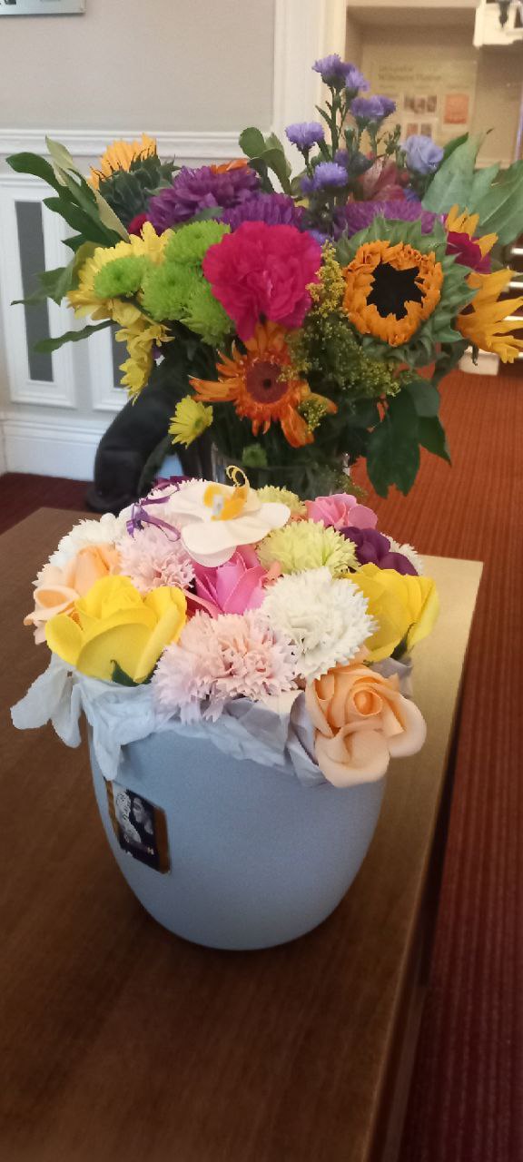 GREY CERAMIC CLAY POT FLOWER SOAP BOUQUET ARRANGEMENT