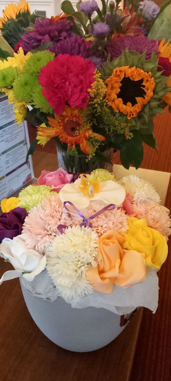 GREY CERAMIC CLAY POT FLOWER SOAP BOUQUET ARRANGEMENT